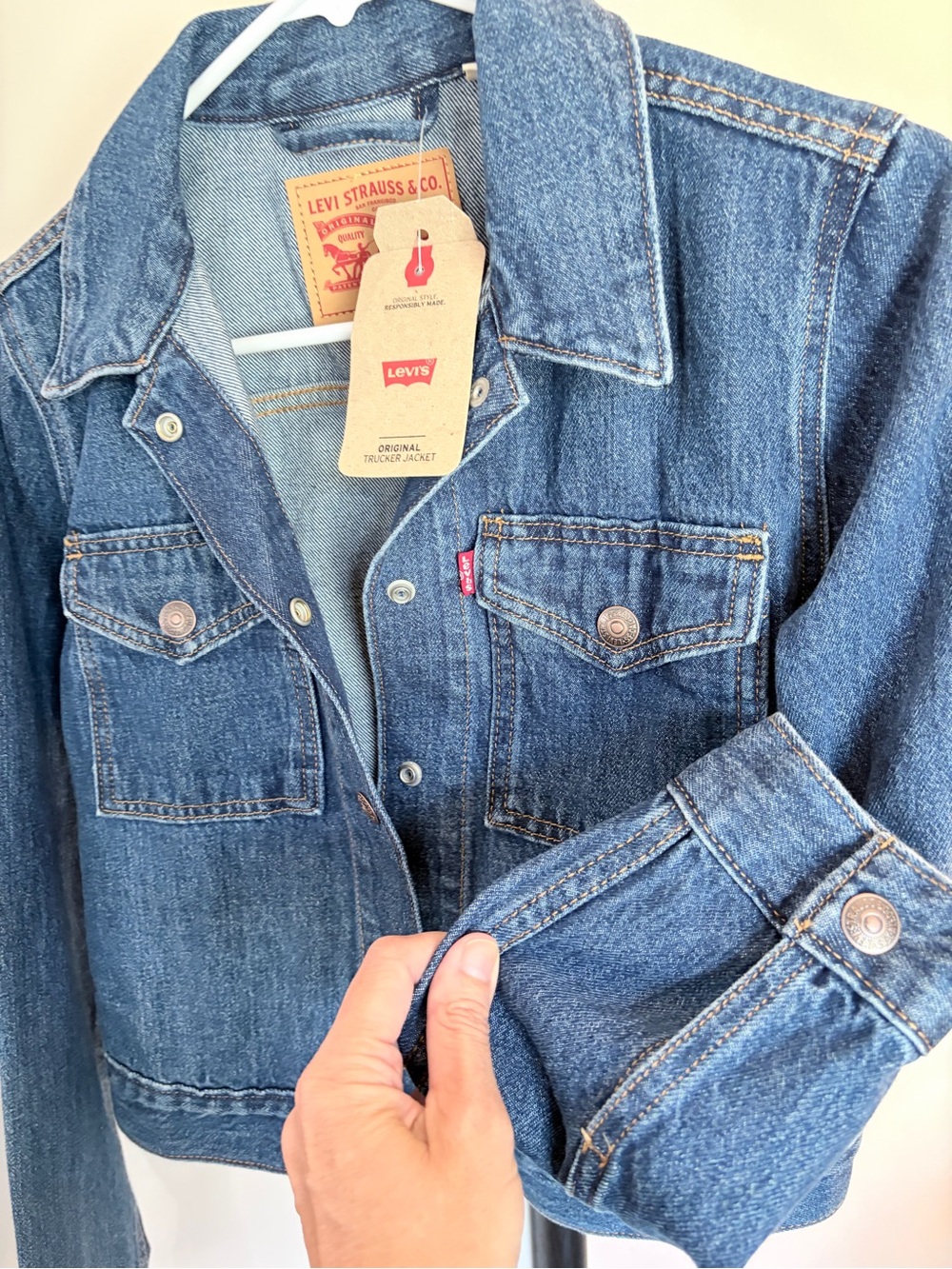 Levi's Women's Dark Blue Denim Trucker Jacket - Picture 6 of 6
